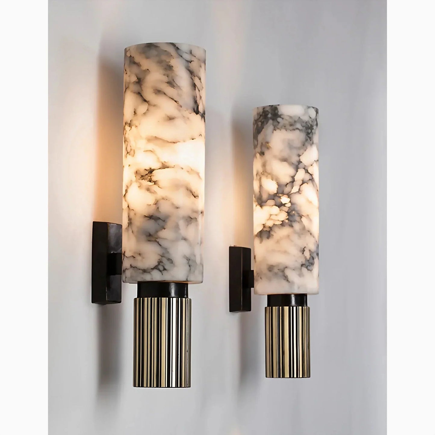 Elero Wandleuchte — Elegante Marmor-LED-Leuchte mit Kupferakzenten