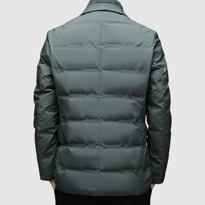 Essentielle Daunenjacke - Wärme trifft auf Stil