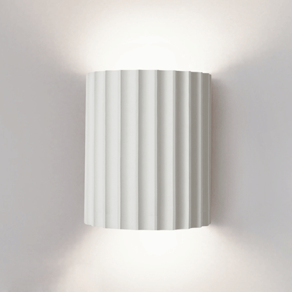 Lunara — Moderne halbkreisförmige Wandleuchte aus Harz mit wellenförmigem Design