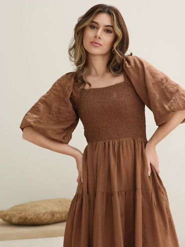 Forever Love Braunes Kleid mit gerafftem Oberteil