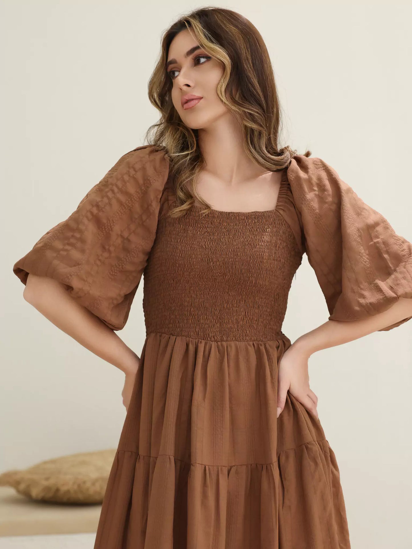 Forever Love Braunes Kleid mit gerafftem Oberteil