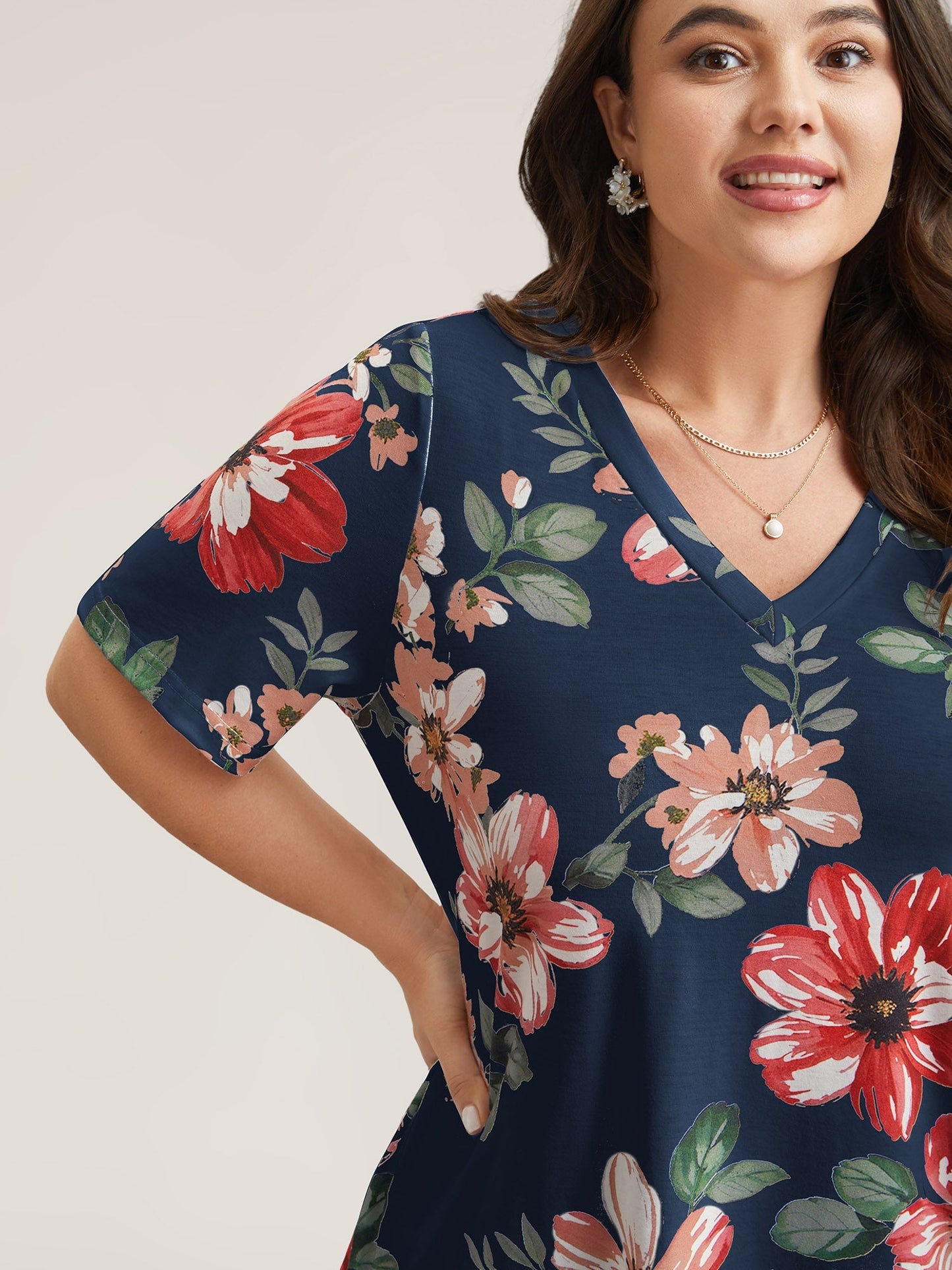 Buntes Blumenmuster V-Ausschnitt T-Shirt