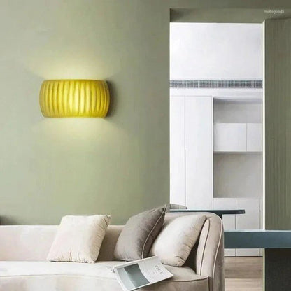 Liora – Moderne gerippte Wandleuchte mit sanftem Umgebungslicht