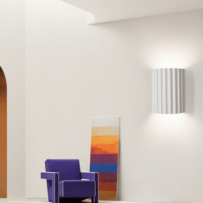 Lunara — Moderne halbkreisförmige Wandleuchte aus Harz mit wellenförmigem Design