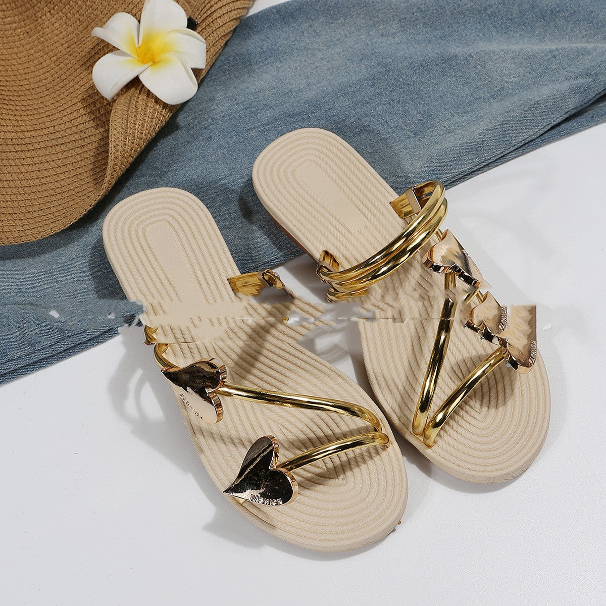 Luna Sandalen mit modischer Metallherz-Dekoration