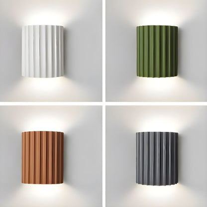 Lunara — Moderne halbkreisförmige Wandleuchte aus Harz mit wellenförmigem Design