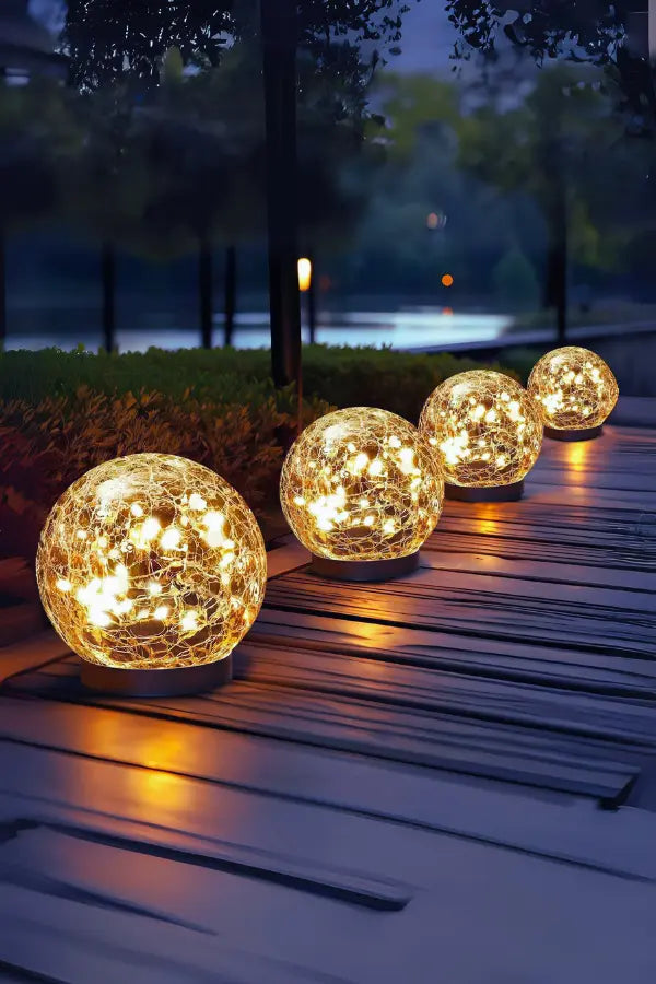 Solarbetriebene Lichtkugel für den Außenbereich