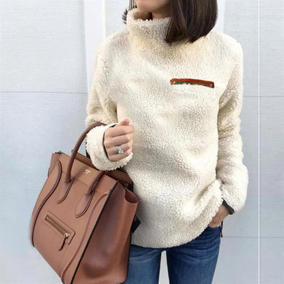 Pull à collier avec alimentation en peluche