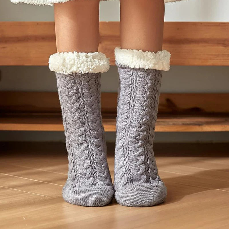 Chaussettes thermo avec une alimentation en peluche